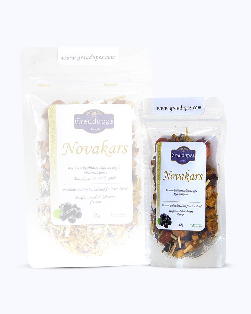 Packed loose leaf tea 25 gram size. Twilight, Graudupes Fruit Tea Blend, Loose leaf tea with Passion Fruit and Chokeberry Pieces.